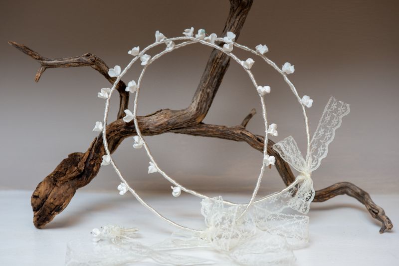Wreaths with off-white cord and porcelain flowers