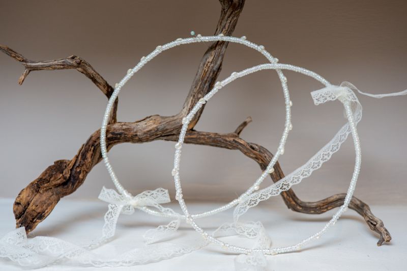 Wreaths with off-white cord and pearls